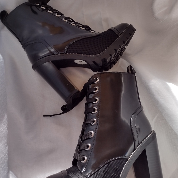 BCBG ENERATION Combat Booties - Picture 2 of 14